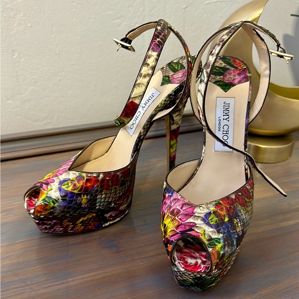 Jimmy Choo Lola 130 Floral Phython peep toe heels 39 / 8 New.